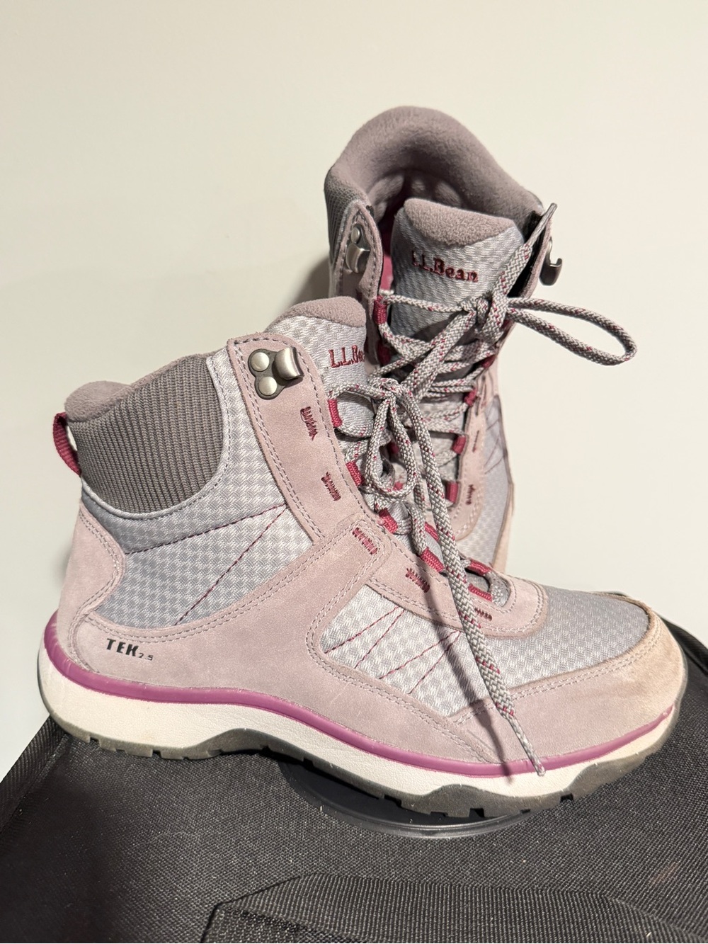 Pre-owned Women's Gray Suede Mesh Lace-Up Snow Sneaker 5 Boot, Size 7.5 - Picture 8 of 16
